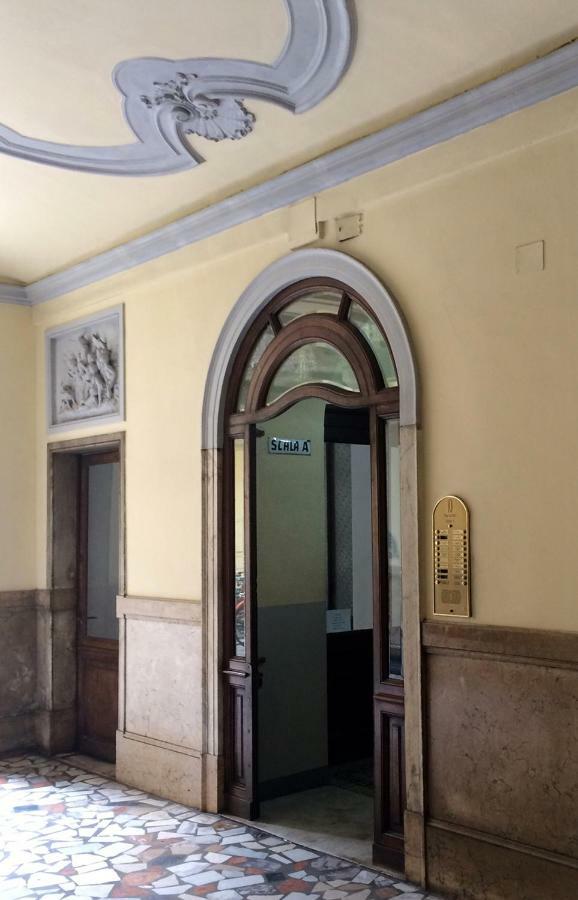 Appartement Monikapsa à Turin Extérieur photo